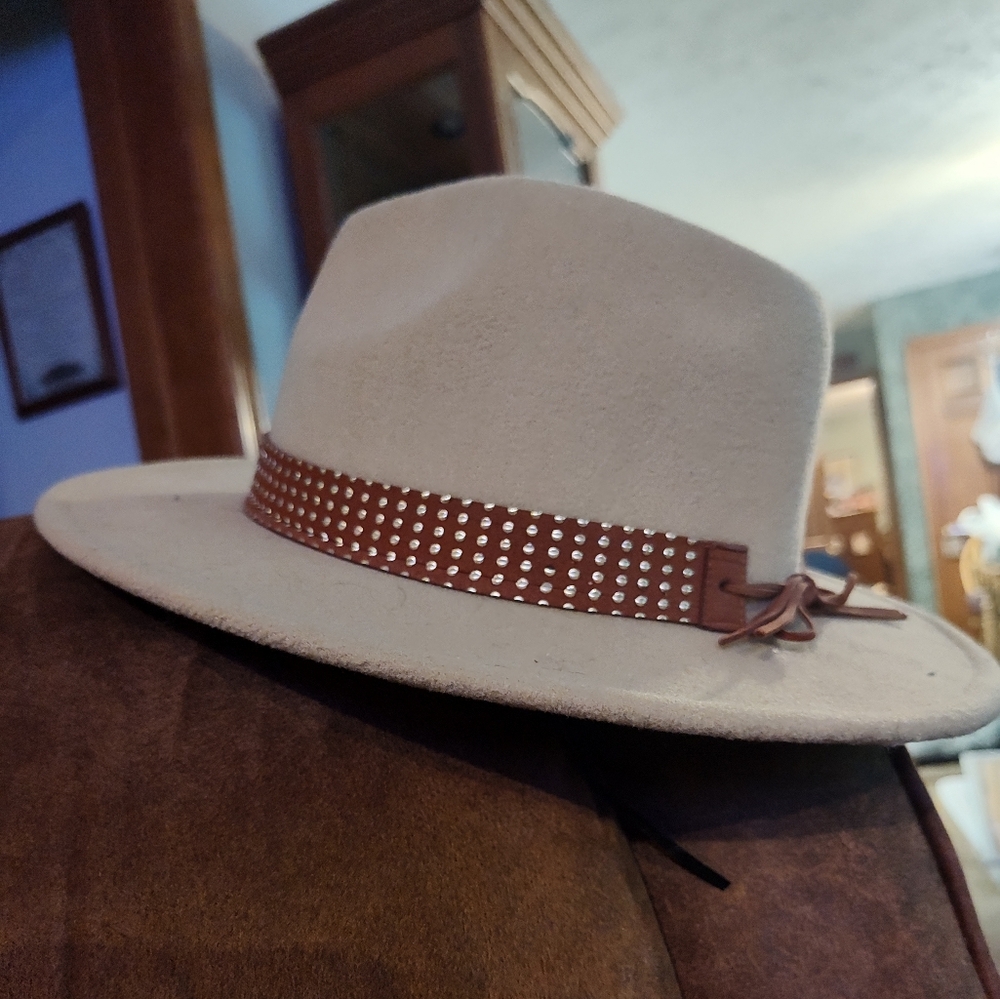 Cute lil cowboyish sun hat